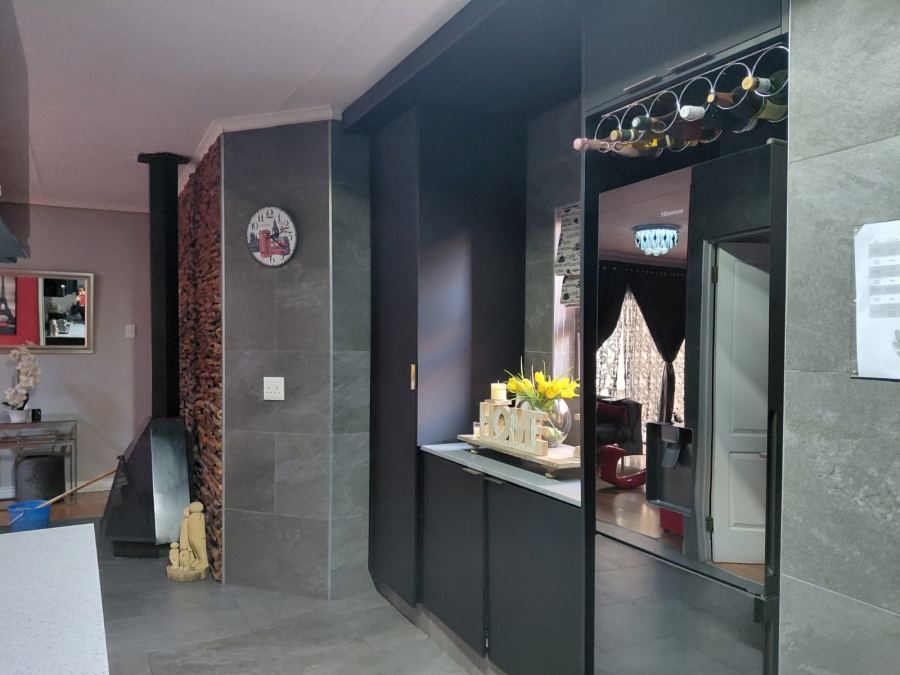 4 Bedroom Property for Sale in Benoni Central Gauteng