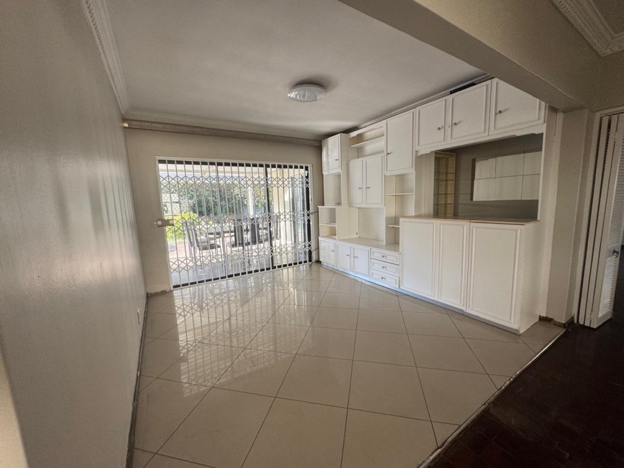 To Let 4 Bedroom Property for Rent in Waterkloof Ridge Gauteng