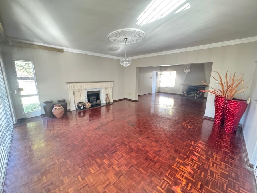 To Let 4 Bedroom Property for Rent in Waterkloof Ridge Gauteng
