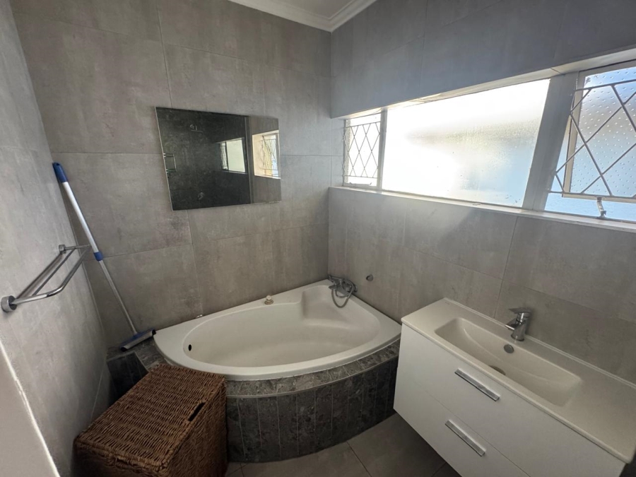 To Let 4 Bedroom Property for Rent in Waterkloof Ridge Gauteng