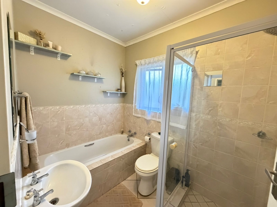 2 Bedroom Property for Sale in Country View Estate Gauteng