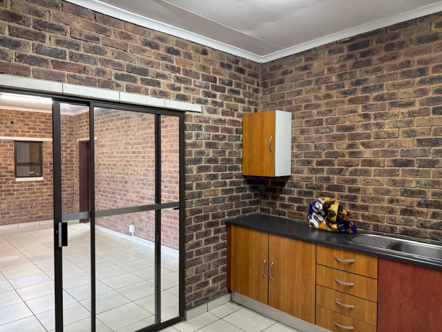 To Let Commercial Property for Rent in Benoni Central Gauteng