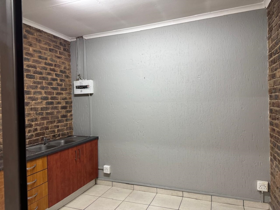 To Let Commercial Property for Rent in Benoni Central Gauteng