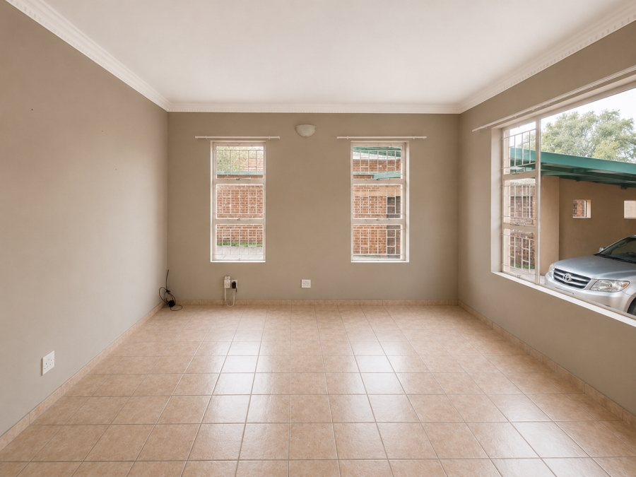 To Let 4 Bedroom Property for Rent in Waverley Gauteng