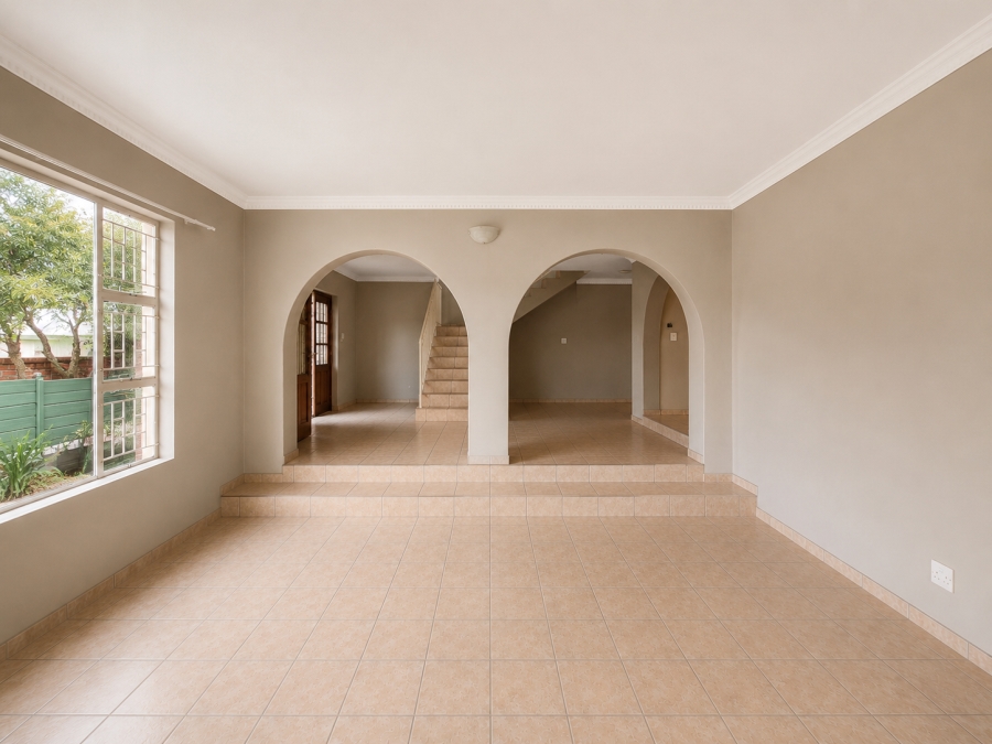 To Let 4 Bedroom Property for Rent in Waverley Gauteng