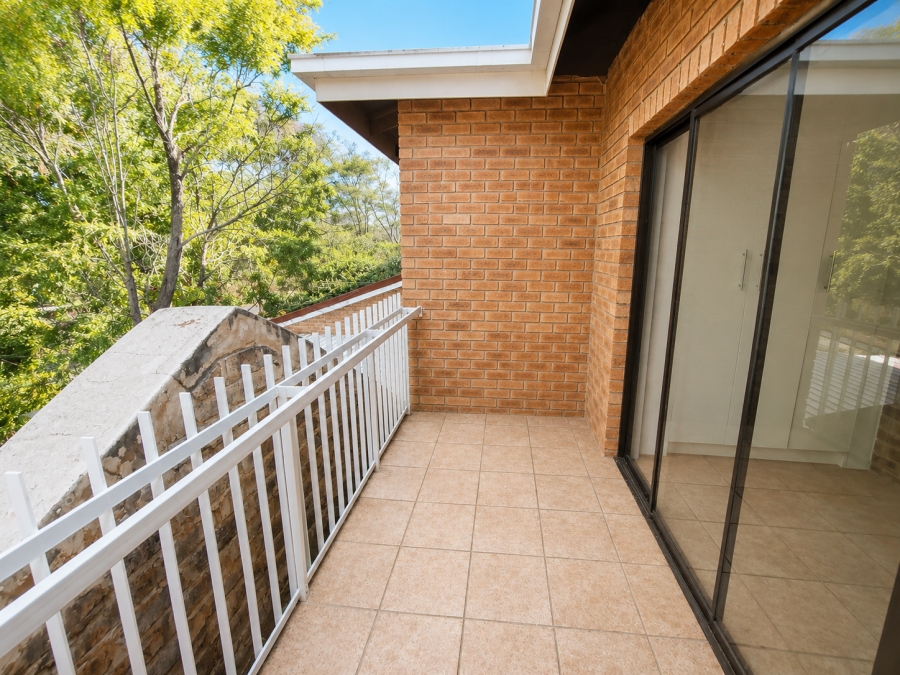 To Let 4 Bedroom Property for Rent in Waverley Gauteng