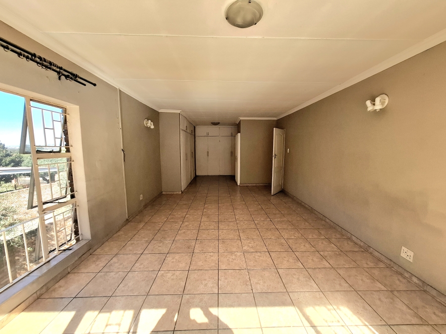 To Let 4 Bedroom Property for Rent in Waverley Gauteng