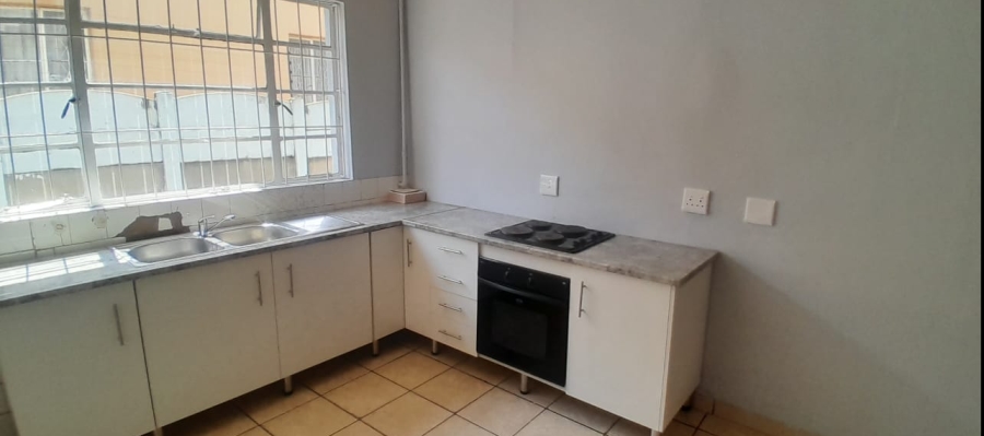 2 Bedroom Property for Sale in La Rochelle Gauteng