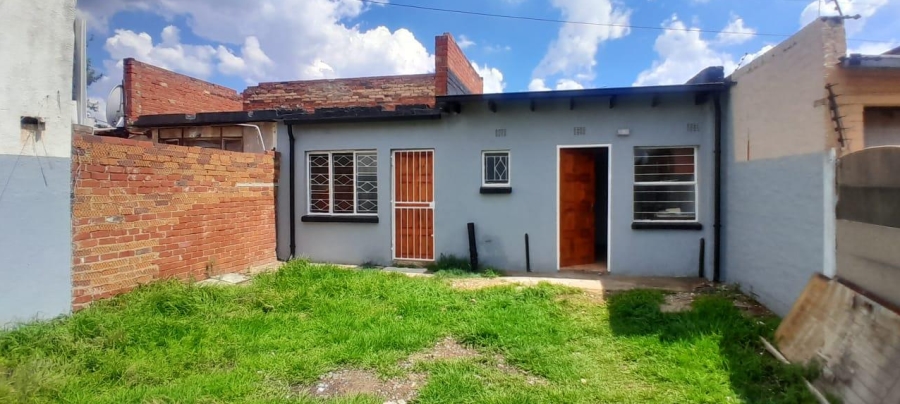 2 Bedroom Property for Sale in La Rochelle Gauteng