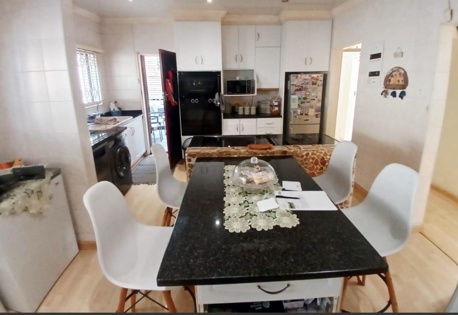 4 Bedroom Property for Sale in Ridgeway Gauteng