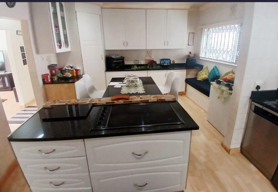 4 Bedroom Property for Sale in Ridgeway Gauteng