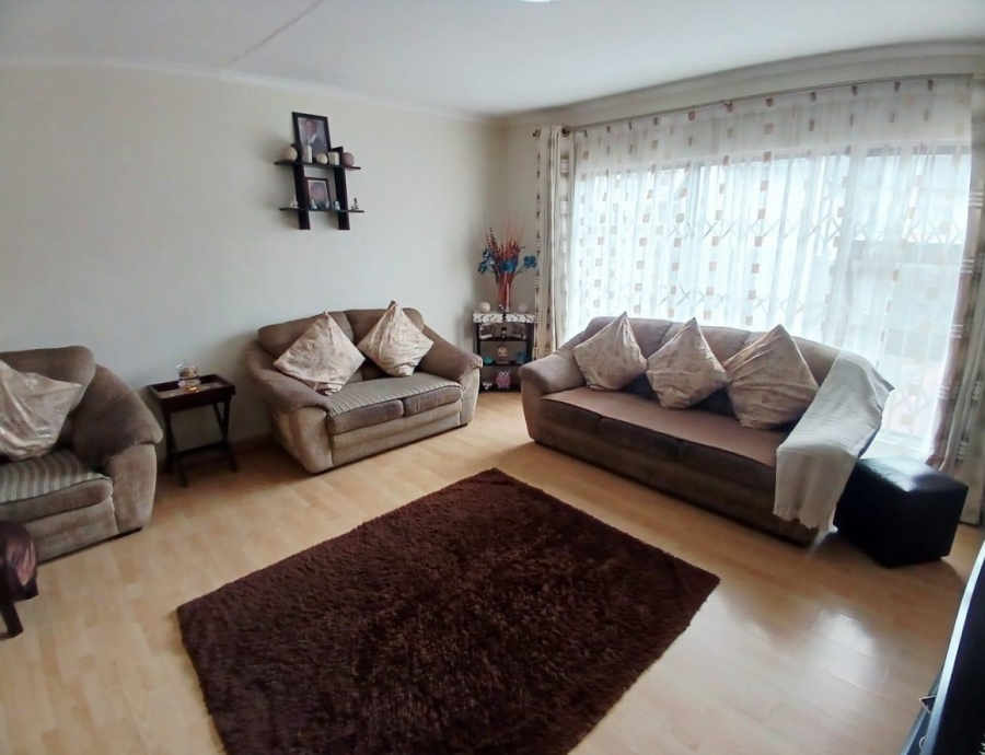 4 Bedroom Property for Sale in Ridgeway Gauteng
