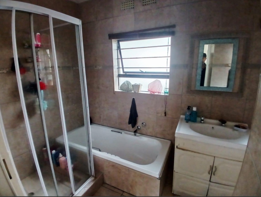 4 Bedroom Property for Sale in Ridgeway Gauteng