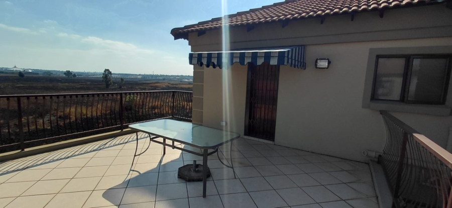 3 Bedroom Property for Sale in Sonneveld Gauteng