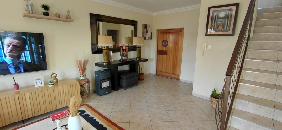 3 Bedroom Property for Sale in Sonneveld Gauteng