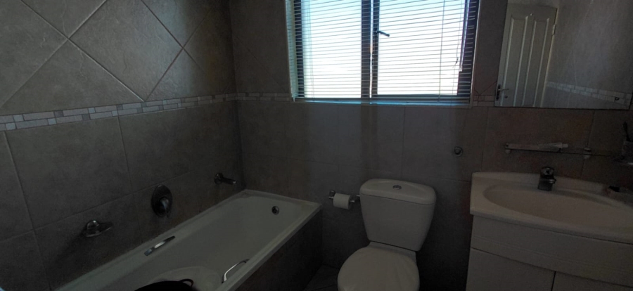 3 Bedroom Property for Sale in Sonneveld Gauteng