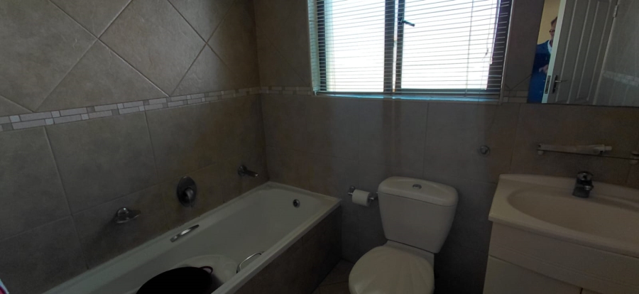 3 Bedroom Property for Sale in Sonneveld Gauteng