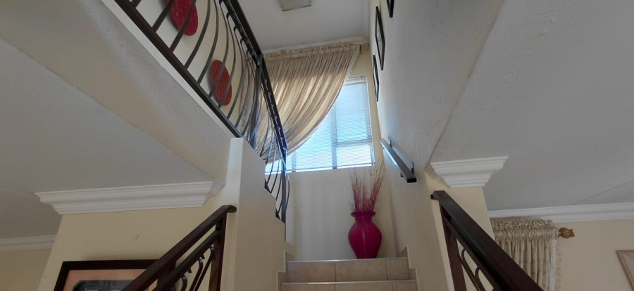 3 Bedroom Property for Sale in Sonneveld Gauteng