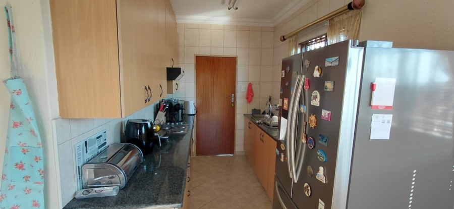 3 Bedroom Property for Sale in Sonneveld Gauteng