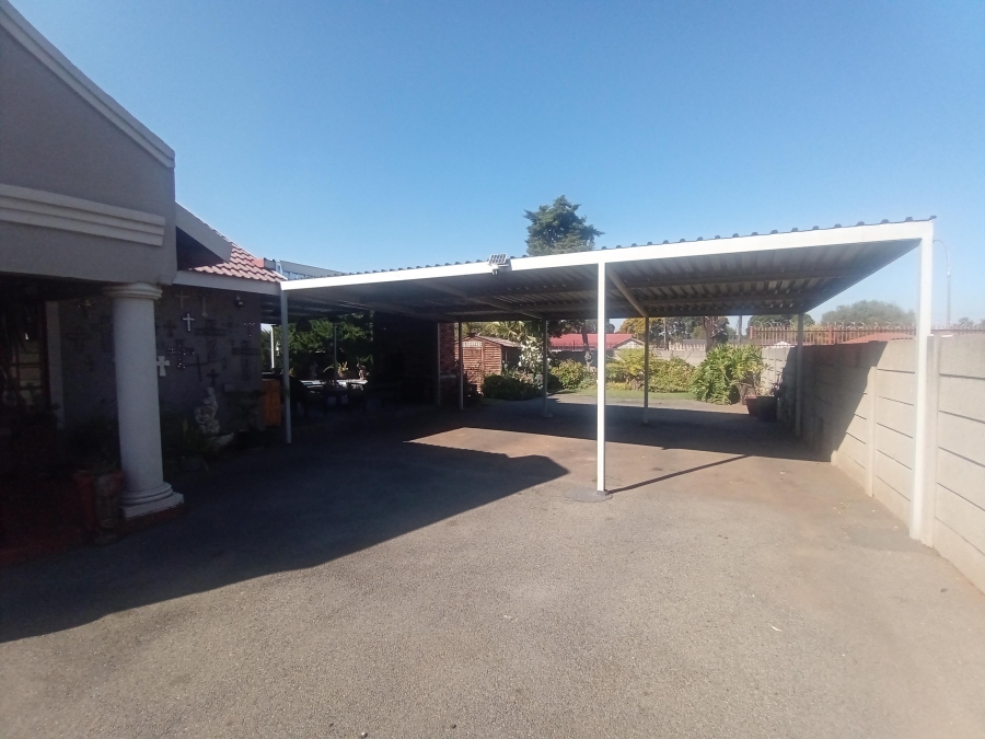 3 Bedroom Property for Sale in Mayberry Park Gauteng