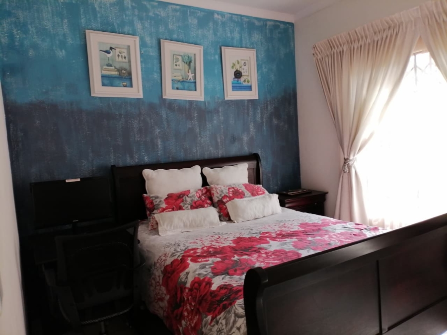 2 Bedroom Property for Sale in Mohlakeng Gauteng