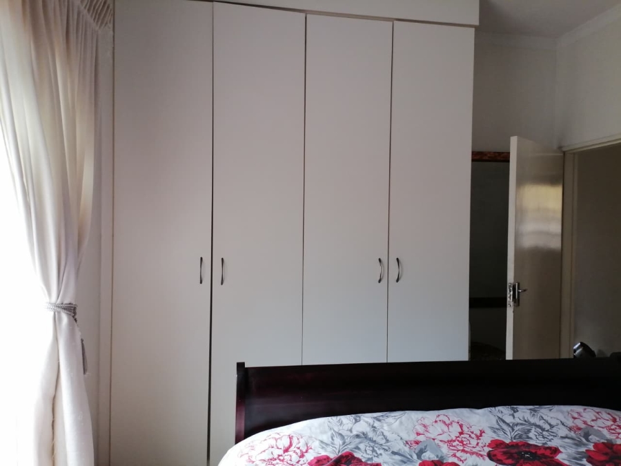 2 Bedroom Property for Sale in Mohlakeng Gauteng