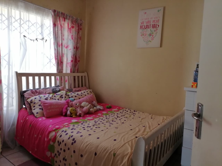 2 Bedroom Property for Sale in Mohlakeng Gauteng
