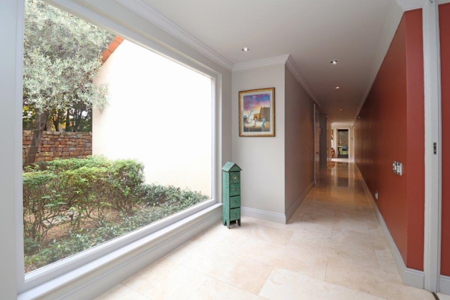 To Let 4 Bedroom Property for Rent in Saxonwold Gauteng