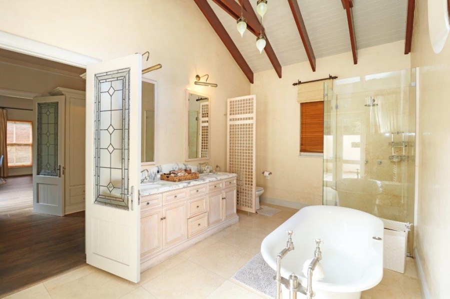 To Let 4 Bedroom Property for Rent in Saxonwold Gauteng