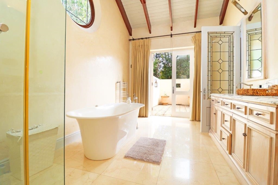 To Let 4 Bedroom Property for Rent in Saxonwold Gauteng