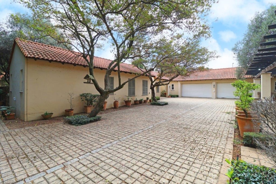 To Let 4 Bedroom Property for Rent in Saxonwold Gauteng