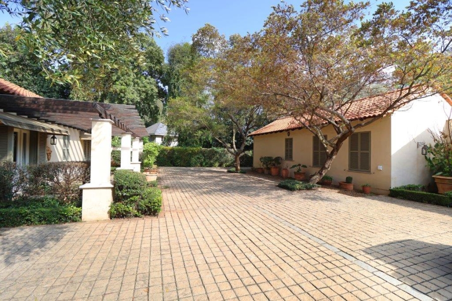 To Let 4 Bedroom Property for Rent in Saxonwold Gauteng