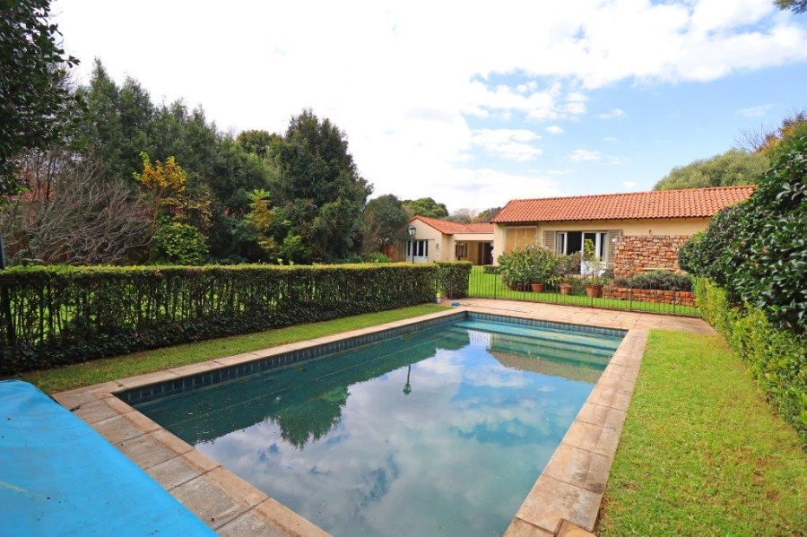 To Let 4 Bedroom Property for Rent in Saxonwold Gauteng