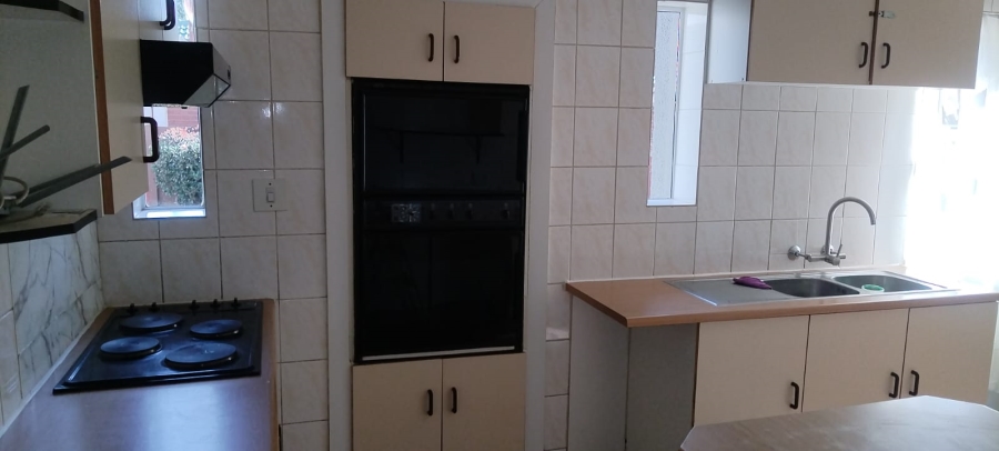 3 Bedroom Property for Sale in Dunnottar Gauteng