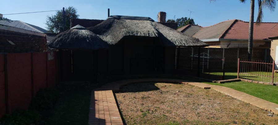3 Bedroom Property for Sale in Dunnottar Gauteng