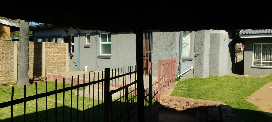 3 Bedroom Property for Sale in Dunnottar Gauteng