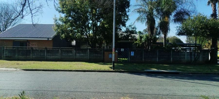 3 Bedroom Property for Sale in Dunnottar Gauteng