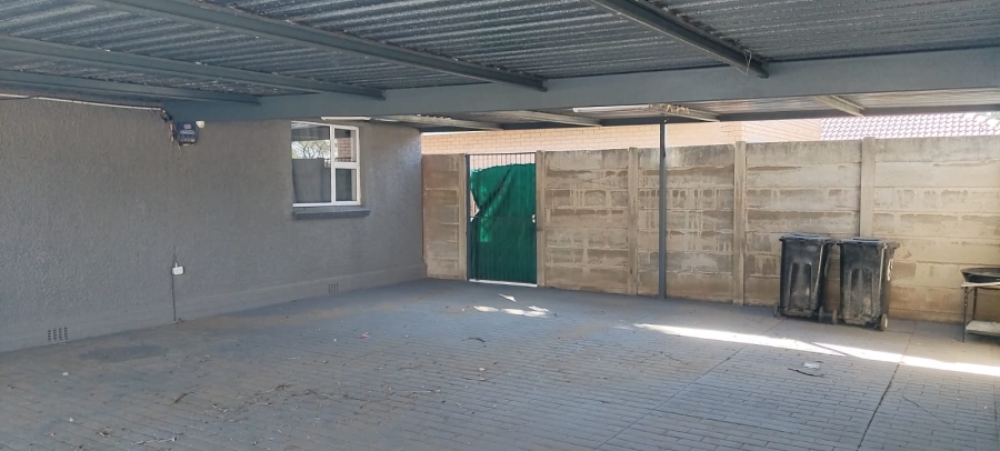 3 Bedroom Property for Sale in Dunnottar Gauteng