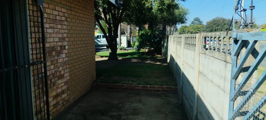 3 Bedroom Property for Sale in Dunnottar Gauteng