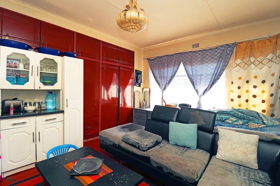 5 Bedroom Property for Sale in Kew Gauteng
