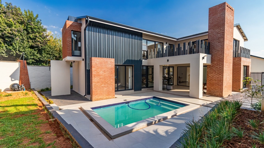 4 Bedroom Property for Sale in Helderfontein Estate Gauteng
