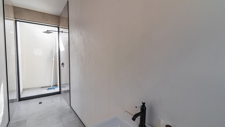 4 Bedroom Property for Sale in Helderfontein Estate Gauteng