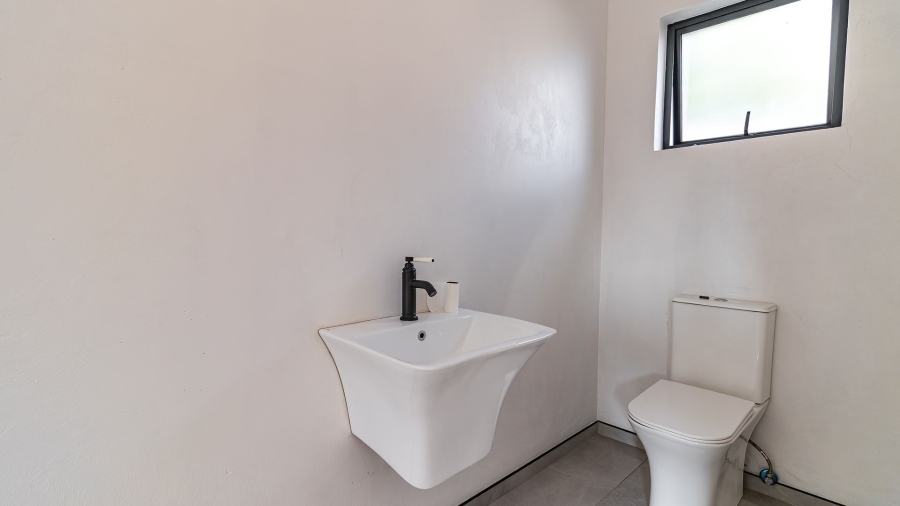4 Bedroom Property for Sale in Helderfontein Estate Gauteng