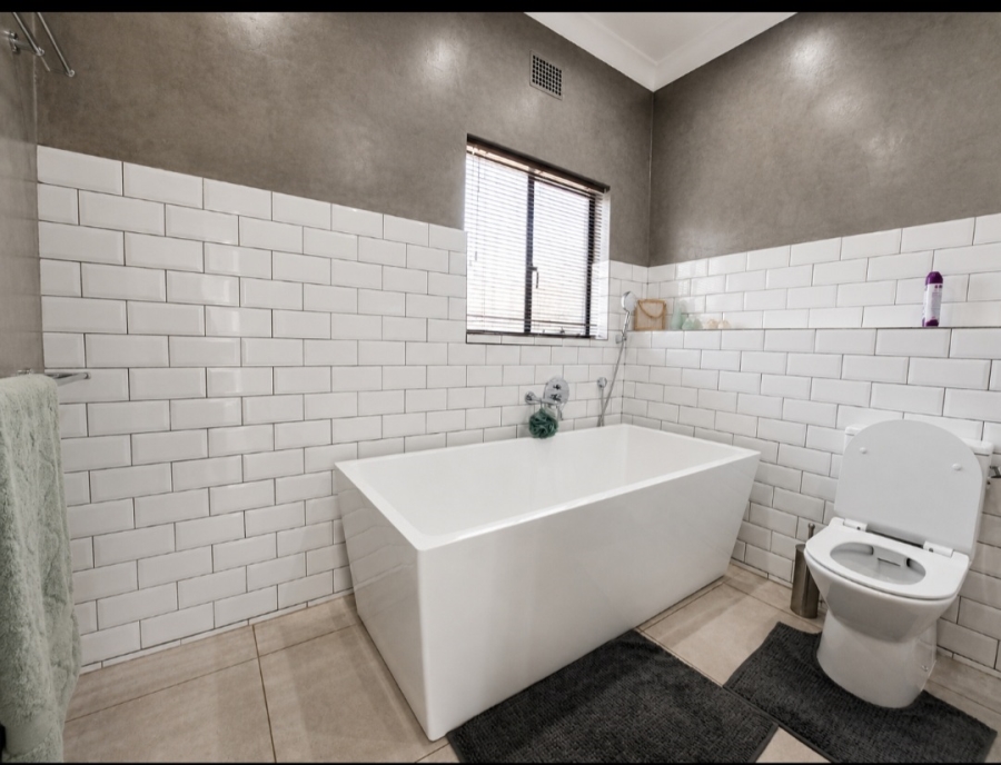 3 Bedroom Property for Sale in Three Rivers Gauteng
