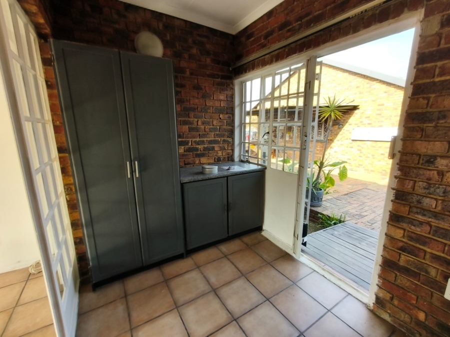 1 Bedroom Property for Sale in Falcon Ridge Gauteng