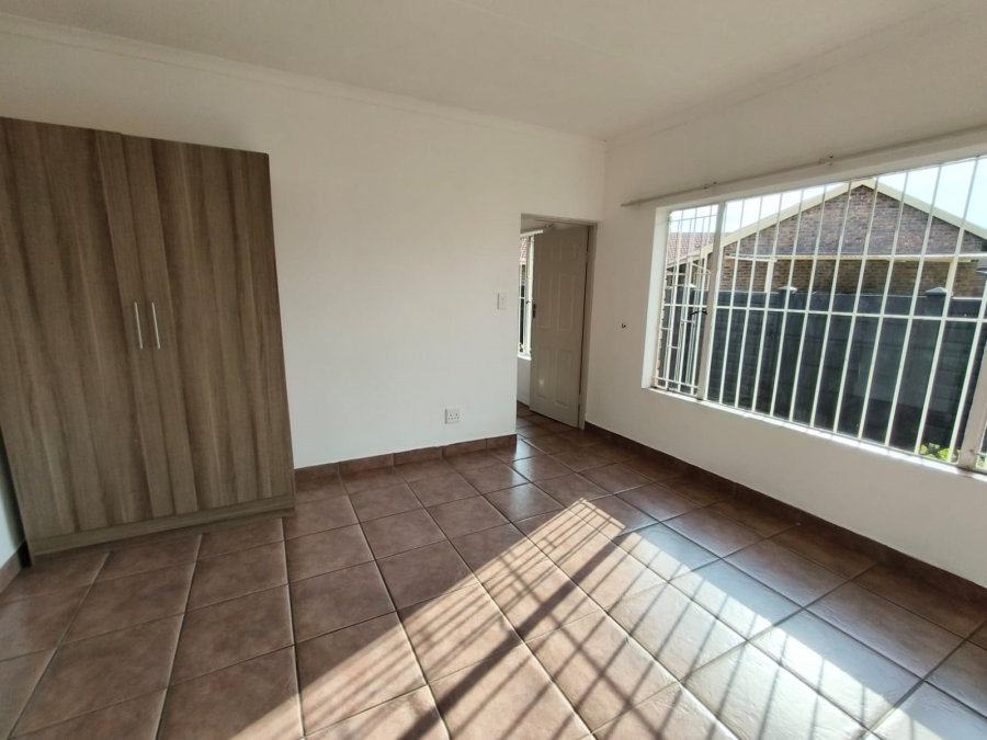 1 Bedroom Property for Sale in Falcon Ridge Gauteng