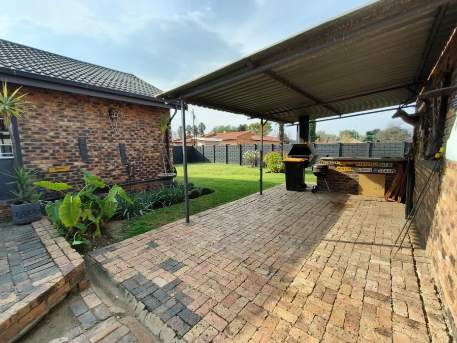 1 Bedroom Property for Sale in Falcon Ridge Gauteng