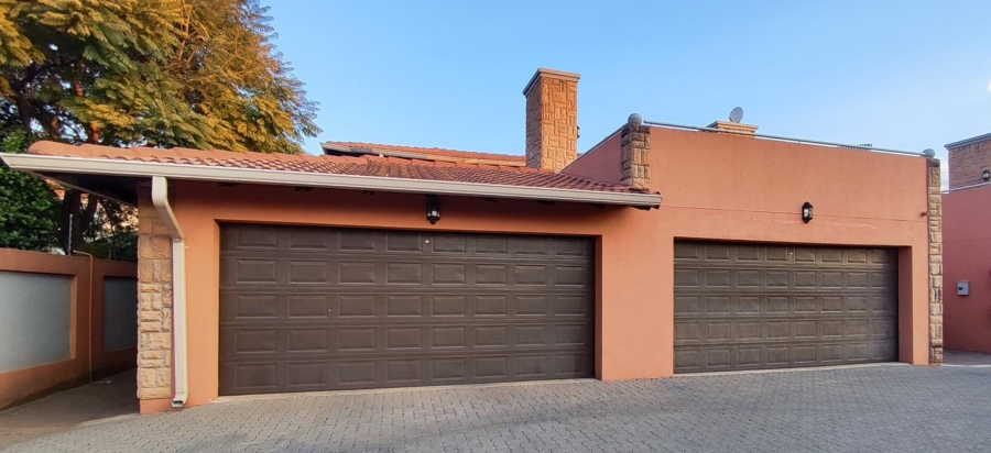 3 Bedroom Property for Sale in Glen Marais Gauteng