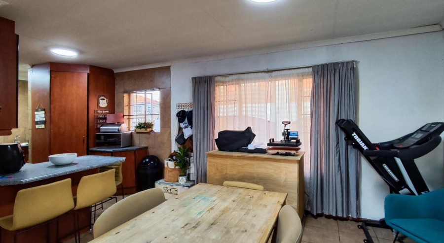 3 Bedroom Property for Sale in Glen Marais Gauteng
