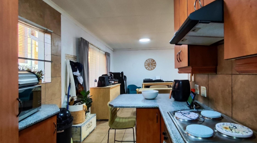 3 Bedroom Property for Sale in Glen Marais Gauteng